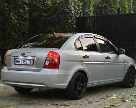 Серый Хендай Акцент, объемом двигателя 1.4 л и пробегом 200 тыс. км за 4990 $, фото 4 на Automoto.ua