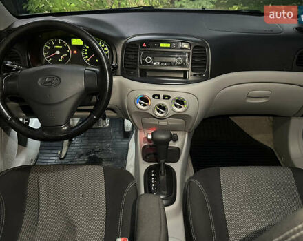 Серый Хендай Акцент, объемом двигателя 1.4 л и пробегом 200 тыс. км за 4990 $, фото 30 на Automoto.ua