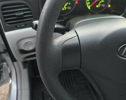 Серый Хендай Акцент, объемом двигателя 1.4 л и пробегом 82 тыс. км за 6600 $, фото 24 на Automoto.ua