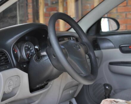 Серый Хендай Акцент, объемом двигателя 1.4 л и пробегом 158 тыс. км за 4200 $, фото 11 на Automoto.ua