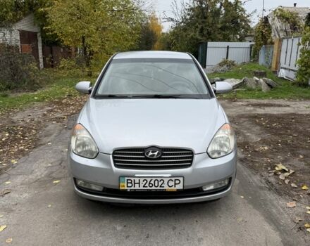 Серый Хендай Акцент, объемом двигателя 1.4 л и пробегом 200 тыс. км за 3500 $, фото 1 на Automoto.ua