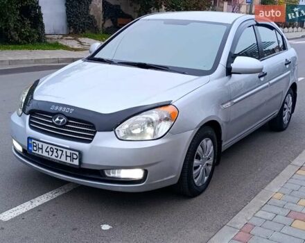 Серый Хендай Акцент, объемом двигателя 1.4 л и пробегом 186 тыс. км за 5000 $, фото 1 на Automoto.ua