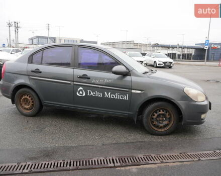 Серый Хендай Акцент, объемом двигателя 1.4 л и пробегом 300 тыс. км за 3312 $, фото 16 на Automoto.ua