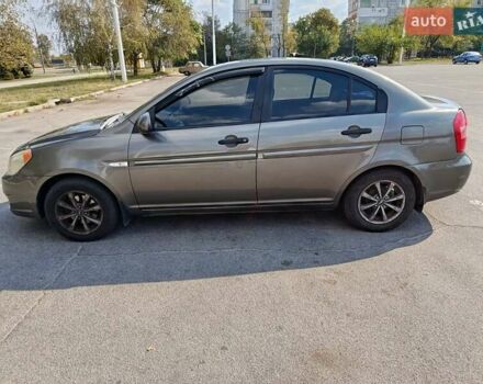 Серый Хендай Акцент, объемом двигателя 1.4 л и пробегом 310 тыс. км за 4500 $, фото 2 на Automoto.ua