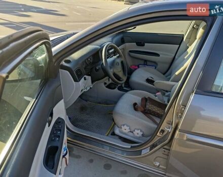 Сірий Хендай Акцент, об'ємом двигуна 1.4 л та пробігом 231 тис. км за 4999 $, фото 8 на Automoto.ua