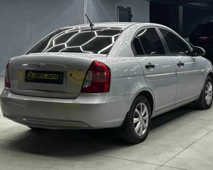 Серый Хендай Акцент, объемом двигателя 1.4 л и пробегом 168 тыс. км за 5200 $, фото 5 на Automoto.ua