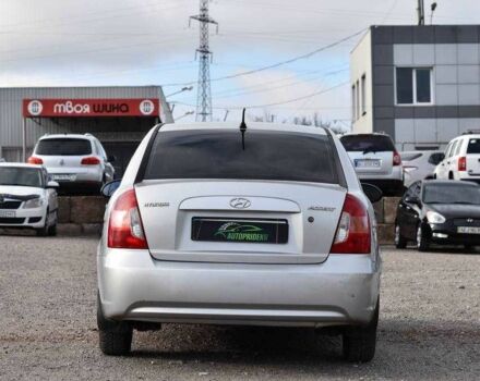 Серый Хендай Акцент, объемом двигателя 1.4 л и пробегом 327 тыс. км за 4999 $, фото 2 на Automoto.ua