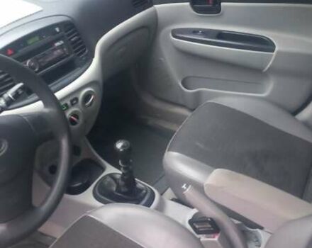 Серый Хендай Акцент, объемом двигателя 1.49 л и пробегом 190 тыс. км за 4800 $, фото 5 на Automoto.ua