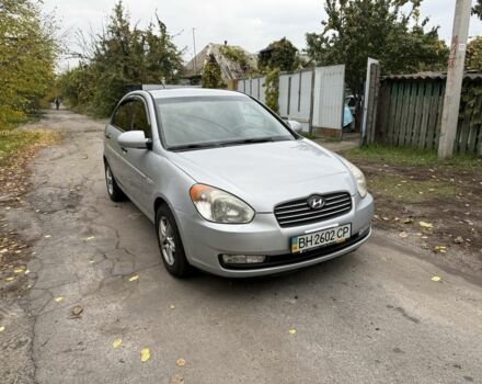 Серый Хендай Акцент, объемом двигателя 1.4 л и пробегом 200 тыс. км за 3500 $, фото 3 на Automoto.ua