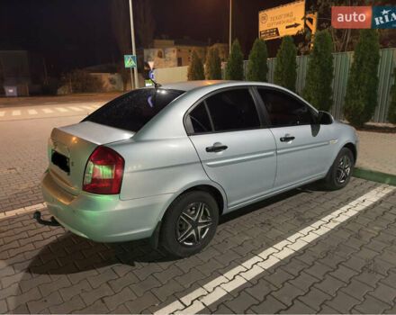 Серый Хендай Акцент, объемом двигателя 1.49 л и пробегом 250 тыс. км за 5300 $, фото 2 на Automoto.ua