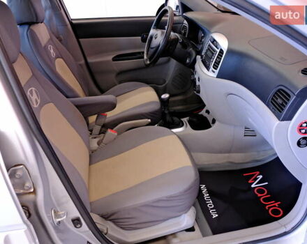 Серый Хендай Акцент, объемом двигателя 1.6 л и пробегом 55 тыс. км за 6900 $, фото 48 на Automoto.ua