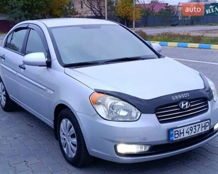 Серый Хендай Акцент, объемом двигателя 1.4 л и пробегом 186 тыс. км за 5000 $, фото 7 на Automoto.ua