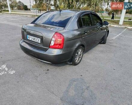 Серый Хендай Акцент, объемом двигателя 1.4 л и пробегом 310 тыс. км за 4500 $, фото 4 на Automoto.ua