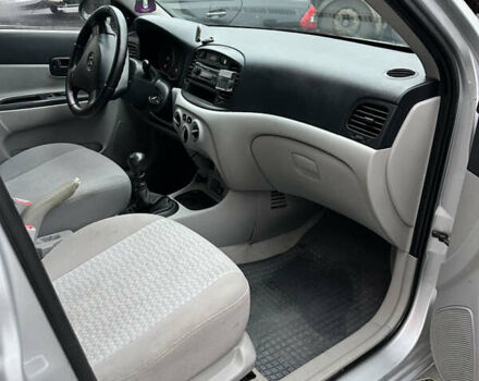 Серый Хендай Акцент, объемом двигателя 1.4 л и пробегом 207 тыс. км за 3850 $, фото 16 на Automoto.ua