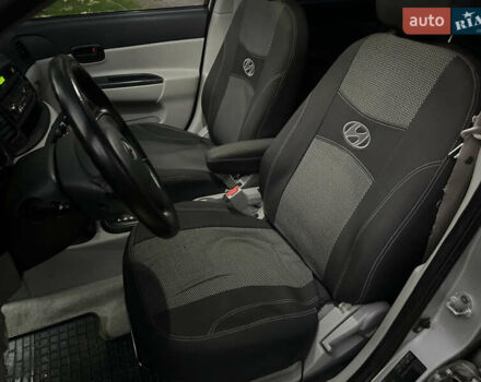 Серый Хендай Акцент, объемом двигателя 1.4 л и пробегом 200 тыс. км за 4990 $, фото 22 на Automoto.ua