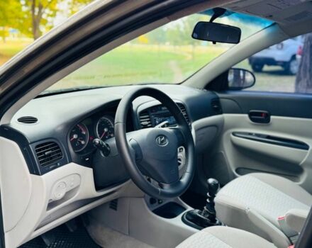 Серый Хендай Акцент, объемом двигателя 1.4 л и пробегом 165 тыс. км за 4950 $, фото 7 на Automoto.ua