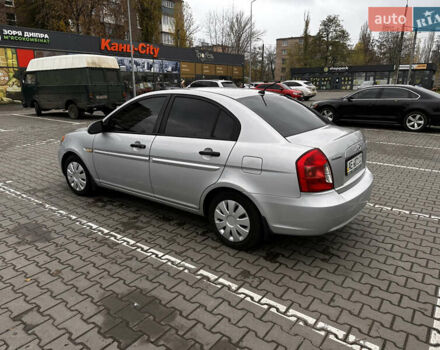 Серый Хендай Акцент, объемом двигателя 1.4 л и пробегом 327 тыс. км за 4500 $, фото 7 на Automoto.ua