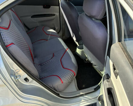 Серый Хендай Акцент, объемом двигателя 1.4 л и пробегом 160 тыс. км за 4000 $, фото 4 на Automoto.ua