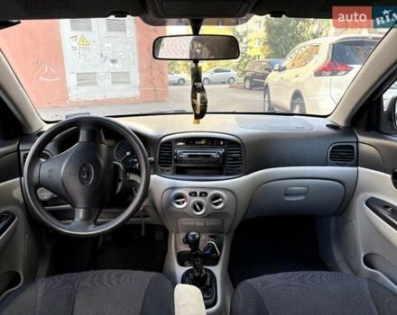 Сірий Хендай Акцент, об'ємом двигуна 1.5 л та пробігом 223 тис. км за 4800 $, фото 9 на Automoto.ua