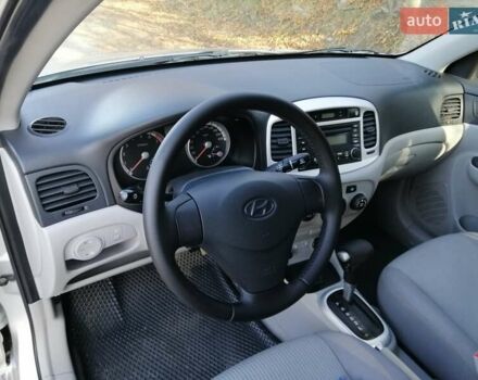 Серый Хендай Акцент, объемом двигателя 1.6 л и пробегом 150 тыс. км за 7000 $, фото 12 на Automoto.ua