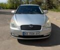 Серый Хендай Акцент, объемом двигателя 1.6 л и пробегом 132 тыс. км за 6000 $, фото 1 на Automoto.ua