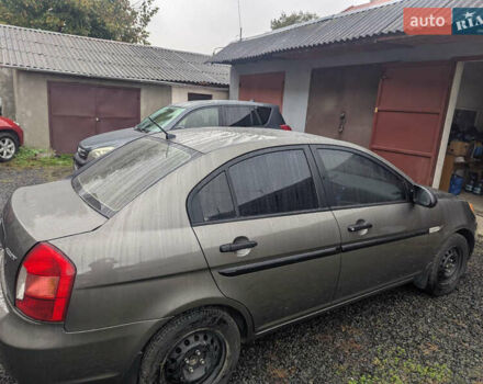 Хендай Акцент 2008 в Ужгороде на Automoto.ua Серый Хендай Акцент, объемом двигателя 1.4 л и пробегом 244 тыс. км за 4800 $, фото 2 на Automoto.ua