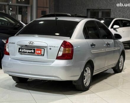 Серый Хендай Акцент, объемом двигателя 1.4 л и пробегом 203 тыс. км за 4990 $, фото 5 на Automoto.ua