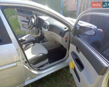 Сірий Хендай Акцент, об'ємом двигуна 1.6 л та пробігом 235 тис. км за 4999 $, фото 4 на Automoto.ua