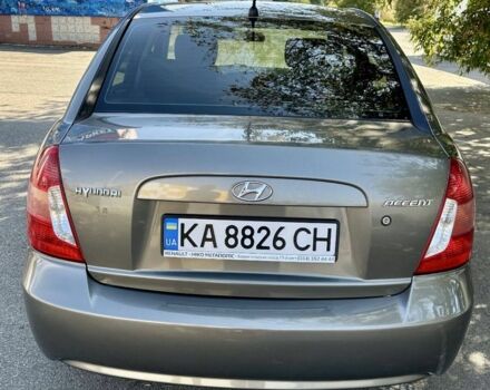 Серый Хендай Акцент, объемом двигателя 1.4 л и пробегом 206 тыс. км за 4500 $, фото 4 на Automoto.ua