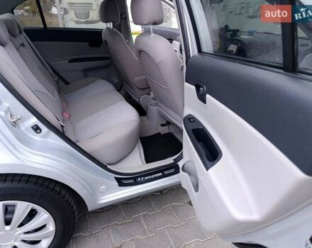 Серый Хендай Акцент, объемом двигателя 1.4 л и пробегом 186 тыс. км за 5000 $, фото 16 на Automoto.ua