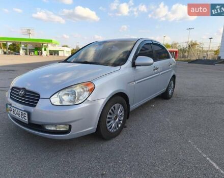 Серый Хендай Акцент, объемом двигателя 1.4 л и пробегом 275 тыс. км за 4700 $, фото 2 на Automoto.ua