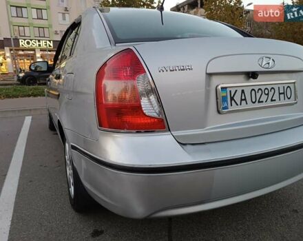 Сірий Хендай Акцент, об'ємом двигуна 1.4 л та пробігом 130 тис. км за 5100 $, фото 7 на Automoto.ua