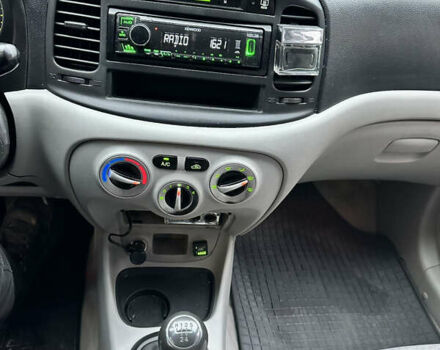 Серый Хендай Акцент, объемом двигателя 1.4 л и пробегом 207 тыс. км за 3850 $, фото 20 на Automoto.ua