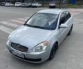 Серый Хендай Акцент, объемом двигателя 1.6 л и пробегом 350 тыс. км за 3500 $, фото 1 на Automoto.ua