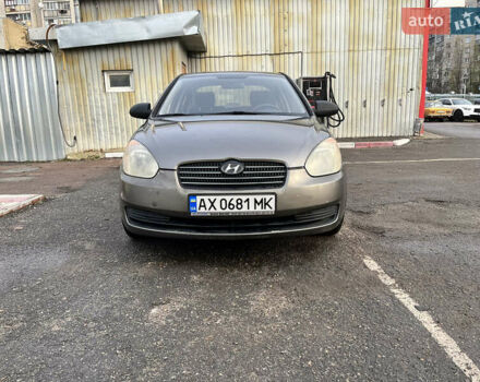 Серый Хендай Акцент, объемом двигателя 1.4 л и пробегом 154 тыс. км за 4500 $, фото 2 на Automoto.ua