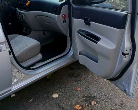 Сірий Хендай Акцент, об'ємом двигуна 1.4 л та пробігом 138 тис. км за 5000 $, фото 10 на Automoto.ua