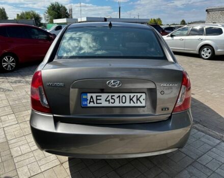 Серый Хендай Акцент, объемом двигателя 1.6 л и пробегом 180 тыс. км за 4800 $, фото 5 на Automoto.ua