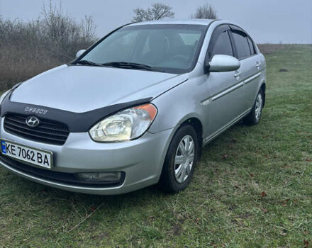 Серый Хендай Акцент, объемом двигателя 1.6 л и пробегом 251 тыс. км за 4799 $, фото 3 на Automoto.ua
