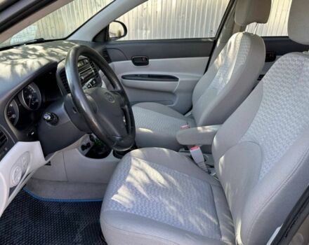 Серый Хендай Акцент, объемом двигателя 1.4 л и пробегом 206 тыс. км за 4500 $, фото 3 на Automoto.ua