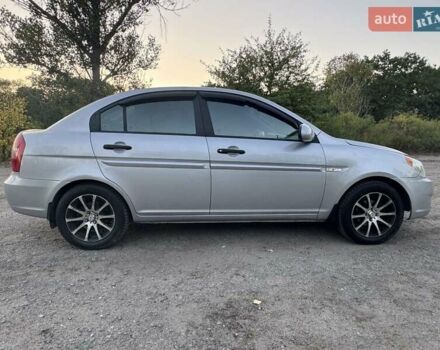 Серый Хендай Акцент, объемом двигателя 1.49 л и пробегом 185 тыс. км за 5200 $, фото 5 на Automoto.ua