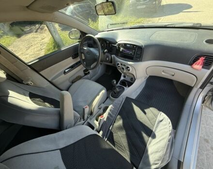 Серый Хендай Акцент, объемом двигателя 1.4 л и пробегом 115 тыс. км за 5465 $, фото 5 на Automoto.ua