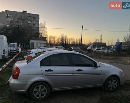 Серый Хендай Акцент, объемом двигателя 1.4 л и пробегом 157 тыс. км за 4700 $, фото 2 на Automoto.ua