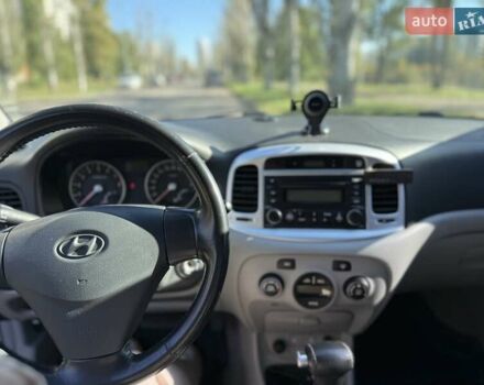 Сірий Хендай Акцент, об'ємом двигуна 1.6 л та пробігом 136 тис. км за 6300 $, фото 40 на Automoto.ua