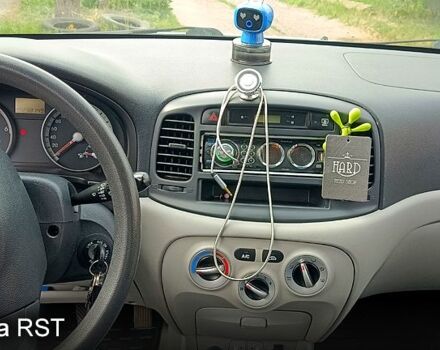 Серый Хендай Акцент, объемом двигателя 1.5 л и пробегом 236 тыс. км за 4800 $, фото 4 на Automoto.ua