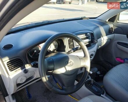 Сірий Хендай Акцент, об'ємом двигуна 1.4 л та пробігом 231 тис. км за 4999 $, фото 13 на Automoto.ua