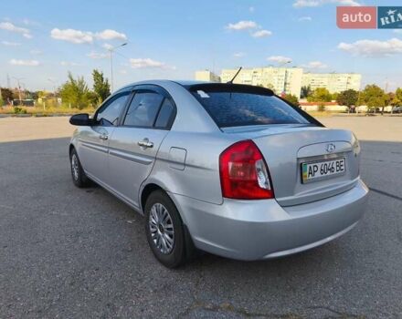 Серый Хендай Акцент, объемом двигателя 1.4 л и пробегом 275 тыс. км за 4700 $, фото 3 на Automoto.ua