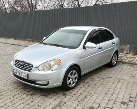 Серый Хендай Акцент, объемом двигателя 1.4 л и пробегом 235 тыс. км за 4250 $, фото 6 на Automoto.ua