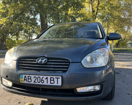 Серый Хендай Акцент, объемом двигателя 1.6 л и пробегом 308 тыс. км за 4600 $, фото 1 на Automoto.ua