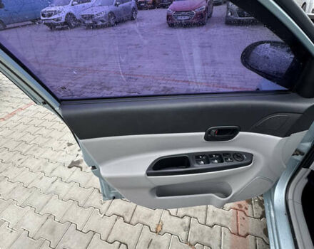 Серый Хендай Акцент, объемом двигателя 1.6 л и пробегом 211 тыс. км за 5200 $, фото 11 на Automoto.ua