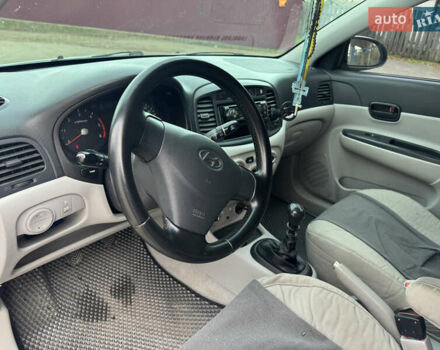 Сірий Хендай Акцент, об'ємом двигуна 1.5 л та пробігом 196 тис. км за 4300 $, фото 22 на Automoto.ua